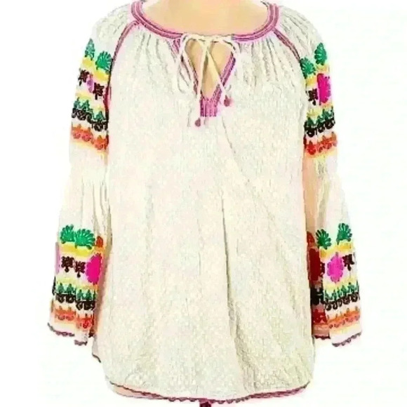 ivy jane Tops - Anthropologie Ivy Jane Flare poplin Sleeve
Embroidered Tunic size small